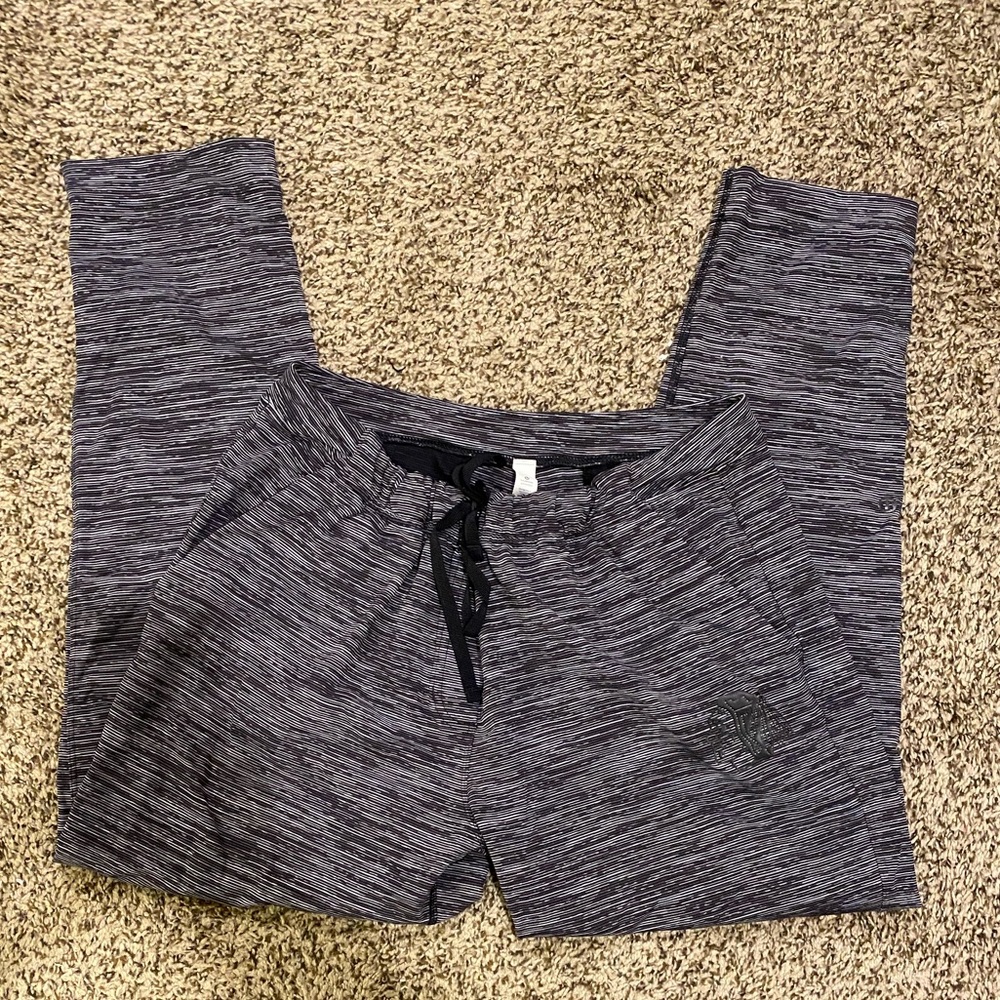 Lululemon - Chicago Blackhawks joggers